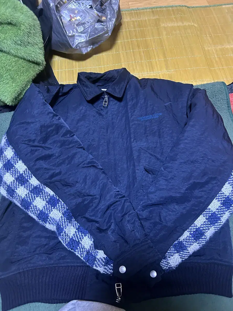 THE MUSEUM VISITOR | 더뮤지엄비지터 The Museum Visitor